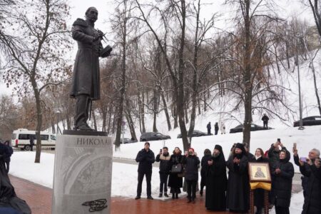 В центре Нижнего Новгорода торжественно открыли памятник Николаю Первому