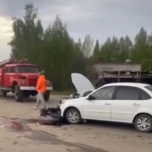 Шестилетняя девочка погибла в ДТП с мотоциклом и легковушкой на Бору (видео)