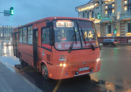 Водителей маршруток отстранили после «дорожных войн» на Нижневолжской набережной